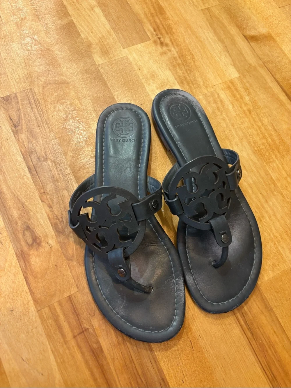 Tory Burch Black Leather Logo Thong Sandals - 7.5